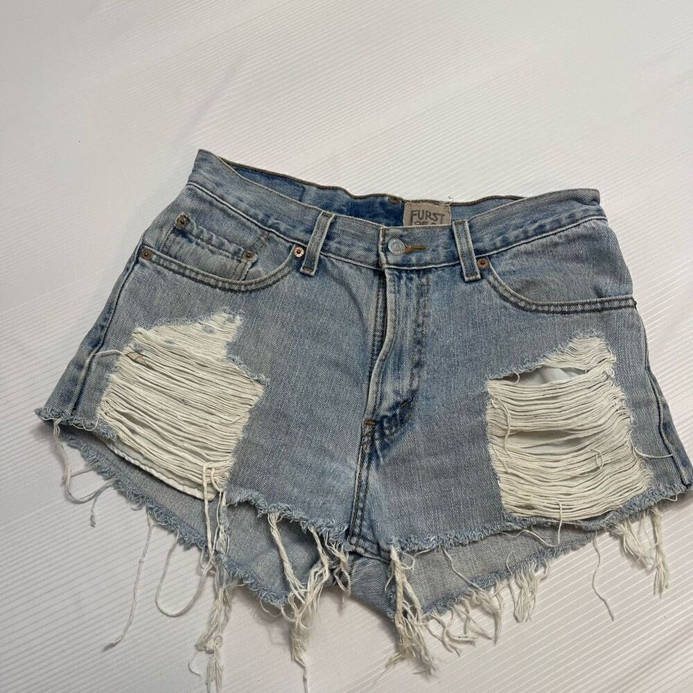 Levi’s VTG Furst Of A Kind Destroyed Shredded Distressed Denim Shorts Size 28